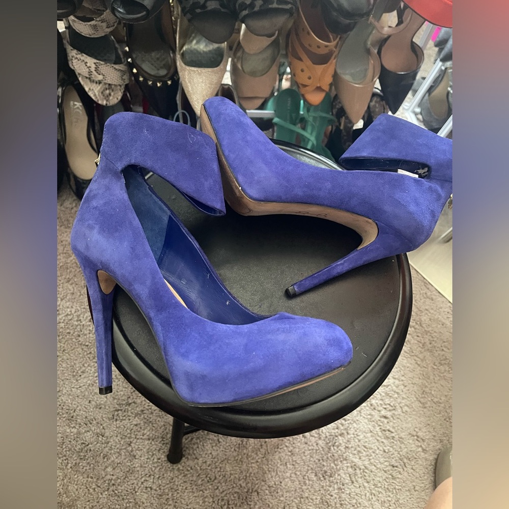 Jessica Simpson Blue Suede Platform pumps